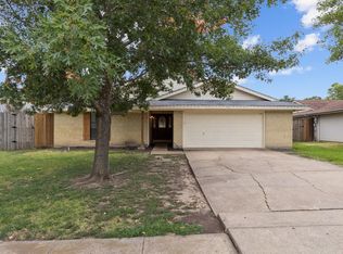 910 Via Valencia, Mesquite, TX 75150