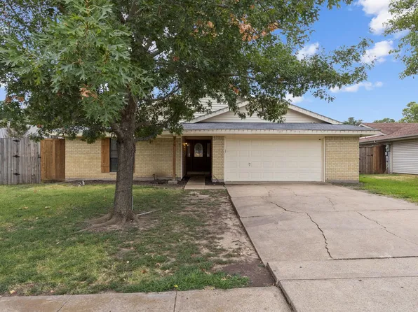 910 Via Valencia, Mesquite, TX 75150