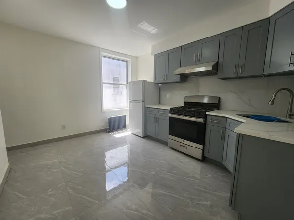 266 Avenue W image 1 of 7