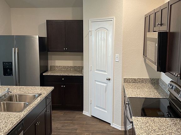 2nd image of 869 Armadillo Dr