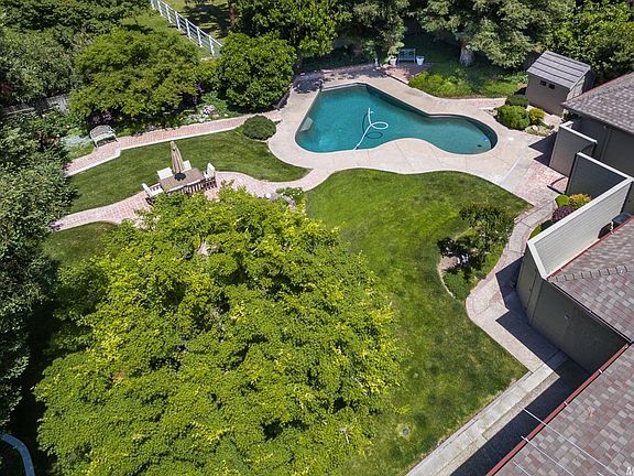 3rd image of 10319 Saint Andrews Dr
