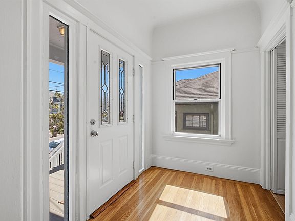 3rd image of 963 37th St