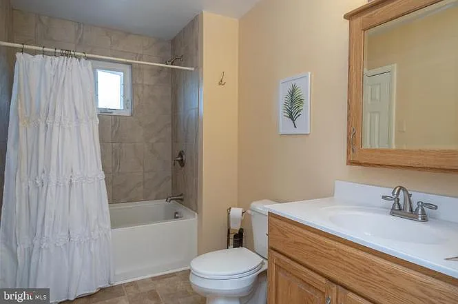 227 Walnut St — Photo 6