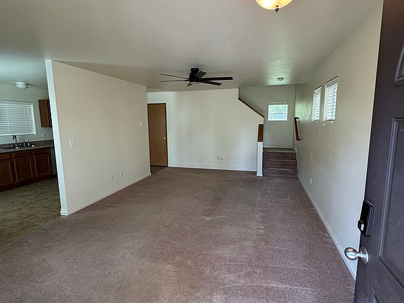 4th image of 6823 SE Gove St