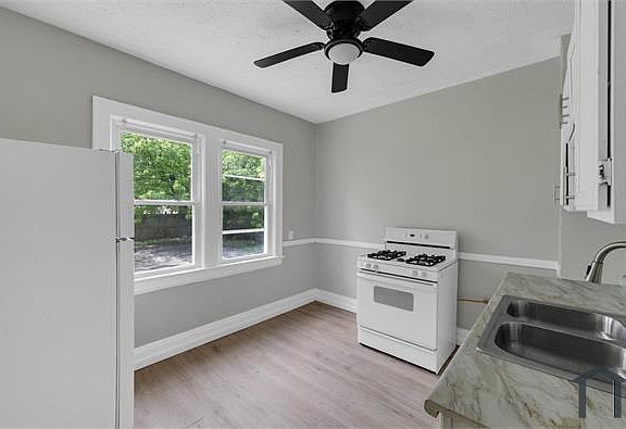 5th image of 3218 E 117th St #1