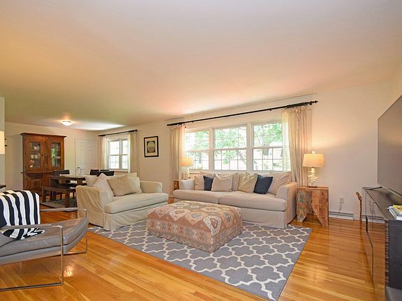 3rd image of 6093 Bayberry Dr