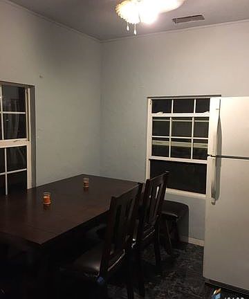 4th image of 1055 El Centro Ave