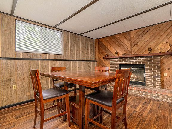 3rd image of 1220 Sandy Ln