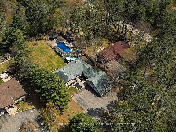 4th image of 39 Selley St
