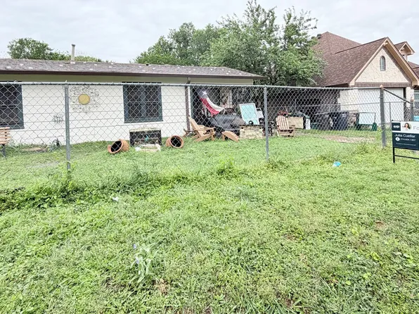 5054 Flamingo Rd, Fort Worth, TX 76119