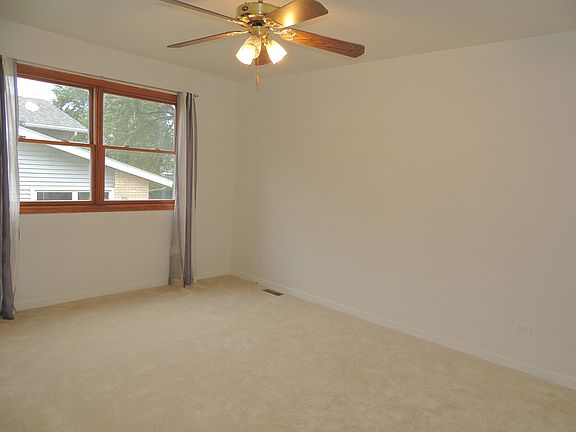 5th image of 1136 N King Arthur Ct
