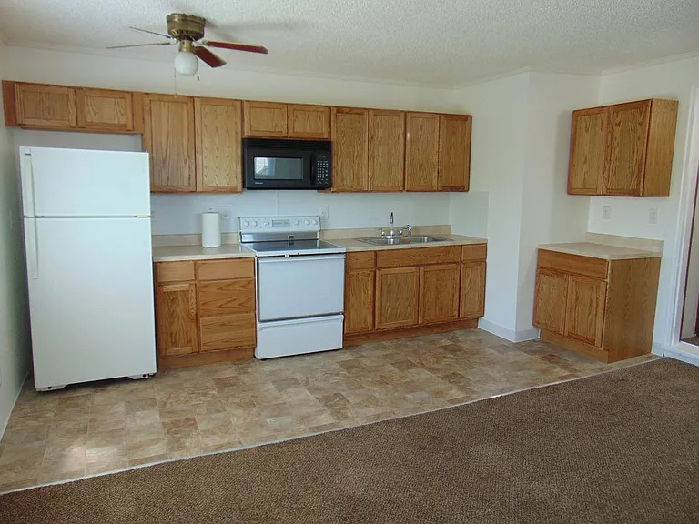 525 Clark St #2 — Photo 10