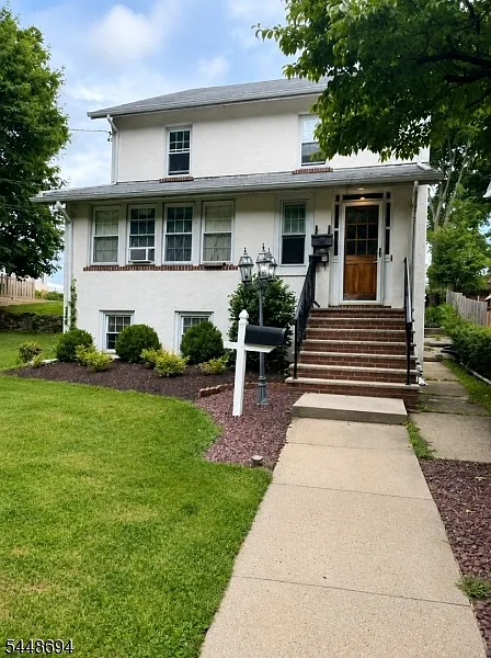 2 bed, 1.0 bath, $2,500 — Photo 1