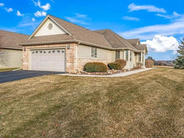 114 Eagles Cove CIRCLE, North Prairie, WI 53153