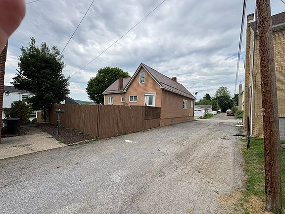 3rd image of 558 1st St