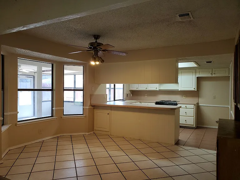 4200 Pyracantha Dr — Photo 8