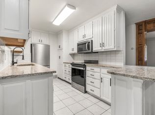 4304 Lindsay Ln, Haltom City, TX 76117