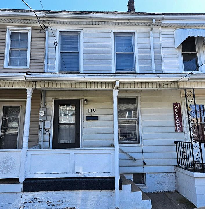 1st image of 119 S Poplar St