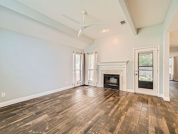 5th image of 2104 Logan Dr