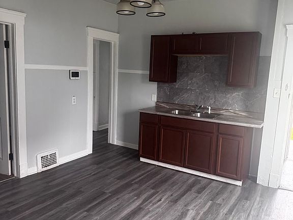 2nd image of 2907 E 118th St