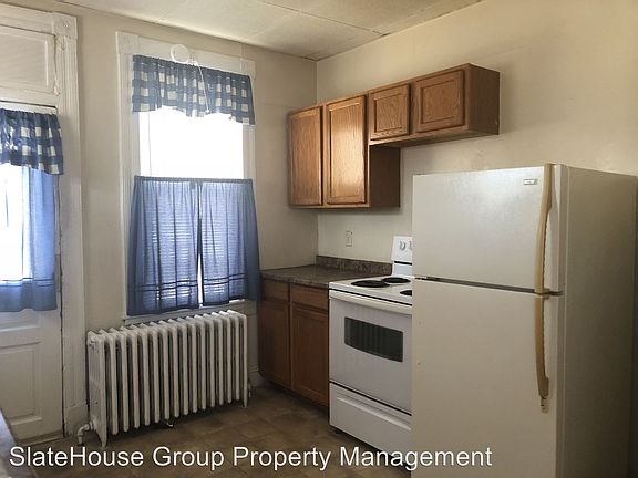 4th image of 124 S Pine St