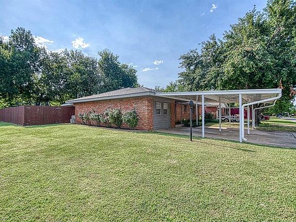 3rd image of 305 Thompson Dr