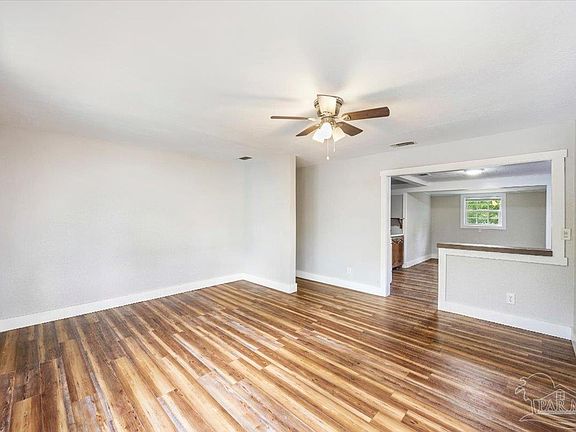 5th image of 671 Georgia St