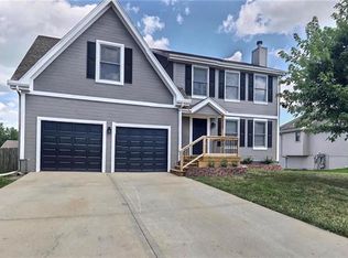 11265 N Summit St, Kansas City, MO 64155