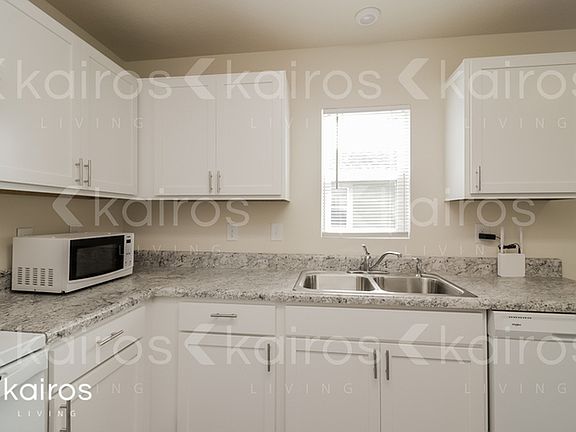 5th image of 8565 102nd Ave
