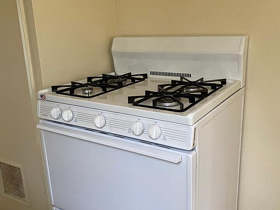 5th image of 861 W Manchester Ave APT 10