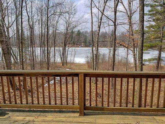 3rd image of 385 E Lakeshore Dr