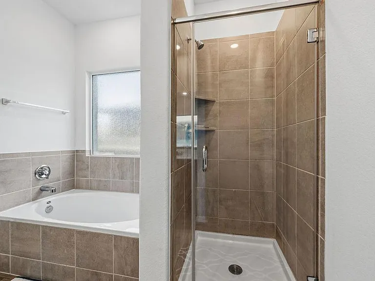 1733 Catahoula Dr — Photo 16