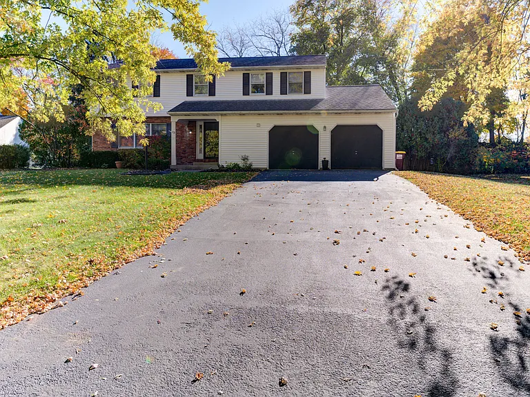 13 Cloverfield Dr — Photo 52