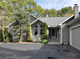25 Brook View Dr, Scituate, RI 02831