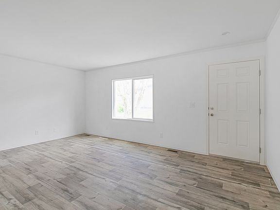 5th image of 5052 Valley Forge Ln