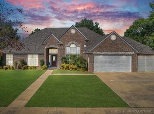 1500 W Plymouth Cres N, Broken Arrow, OK 74012