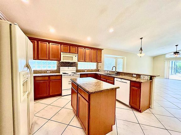 5th image of 5463 Los Palma Vista Dr