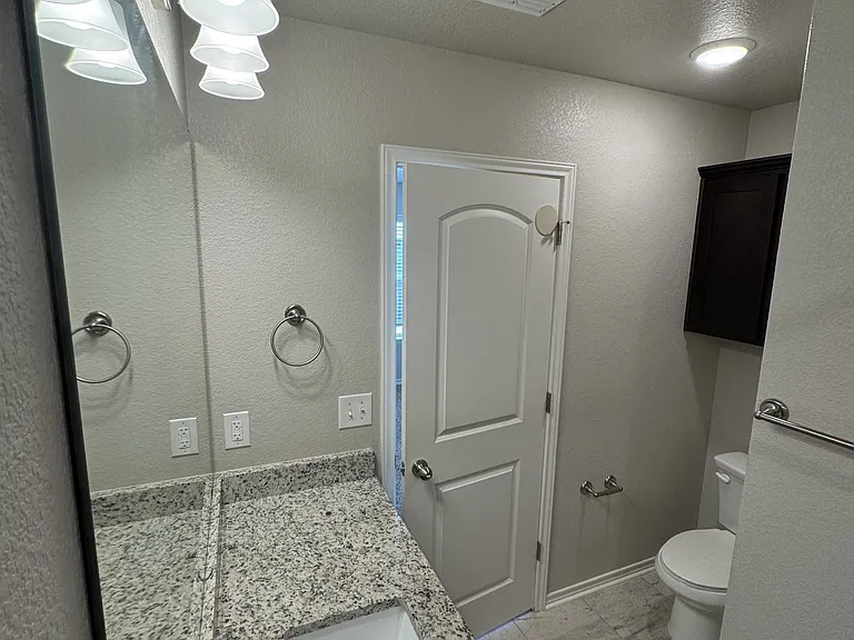 720 Westfield Blvd — Photo 21