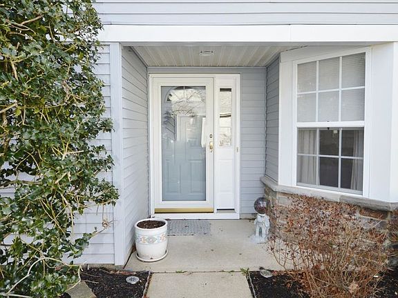 2nd image of 2846 Roseville Ct