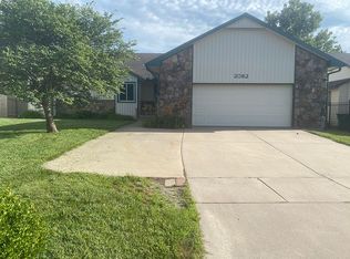 2082 S Cypress Ct, Wichita, KS 67207