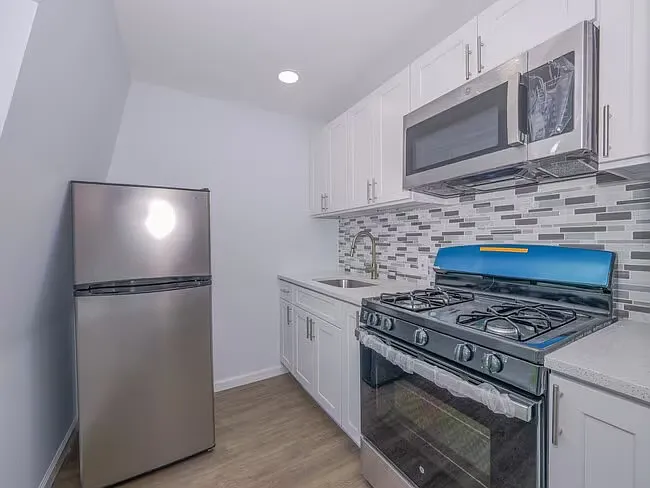 254 Montgomery St #1 — Photo 4