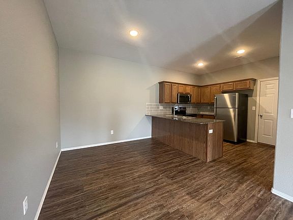 4th image of 3501 SW Deerfield Blvd #1