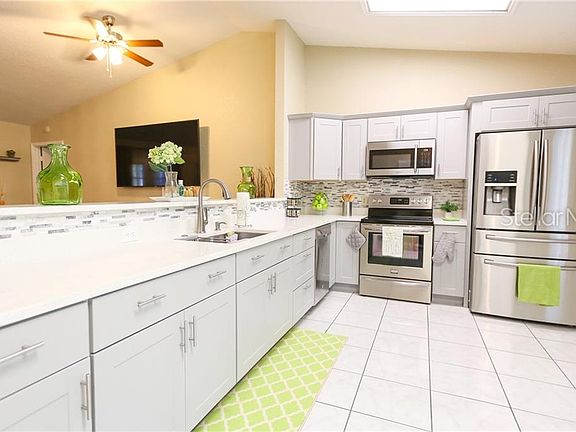 2nd image of 2494 Pine Chase Cir