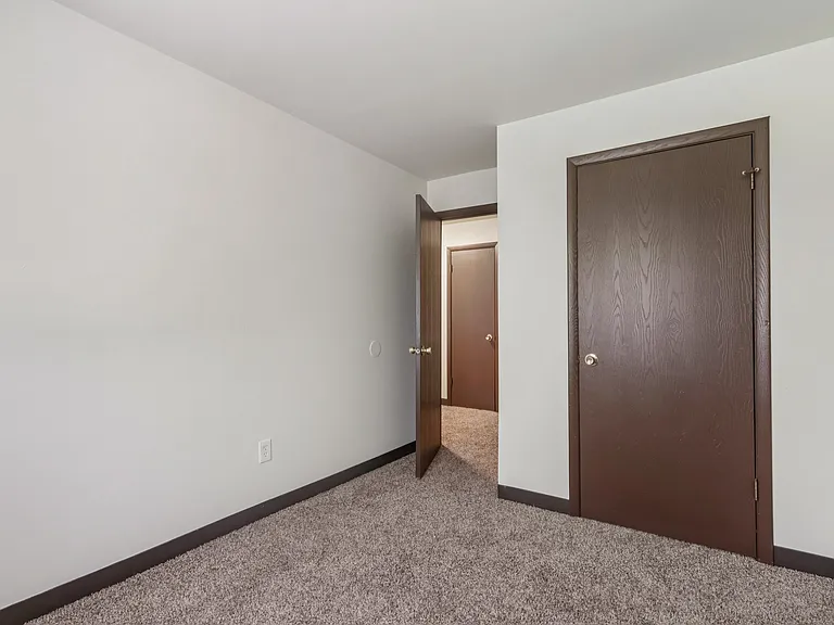 Valley Park Townhomes — Photo 16