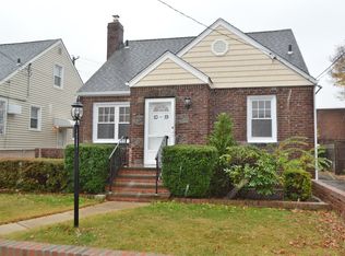1019 Theodora St, Franklin Square, NY 11010