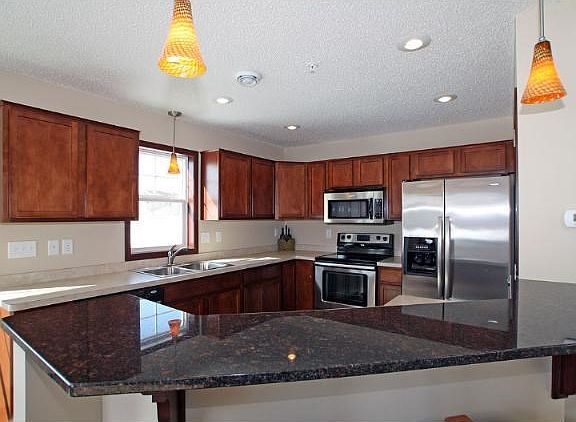 5th image of 582 Stonewood Ln