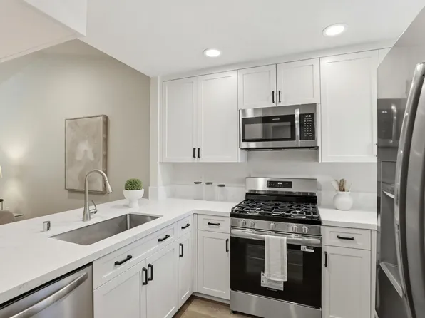 7330 Stratford Pl Unit 708, Sacramento, CA 95842