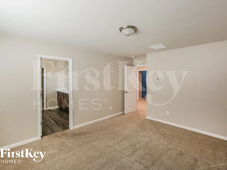 9613 Hamel St — Photo 8