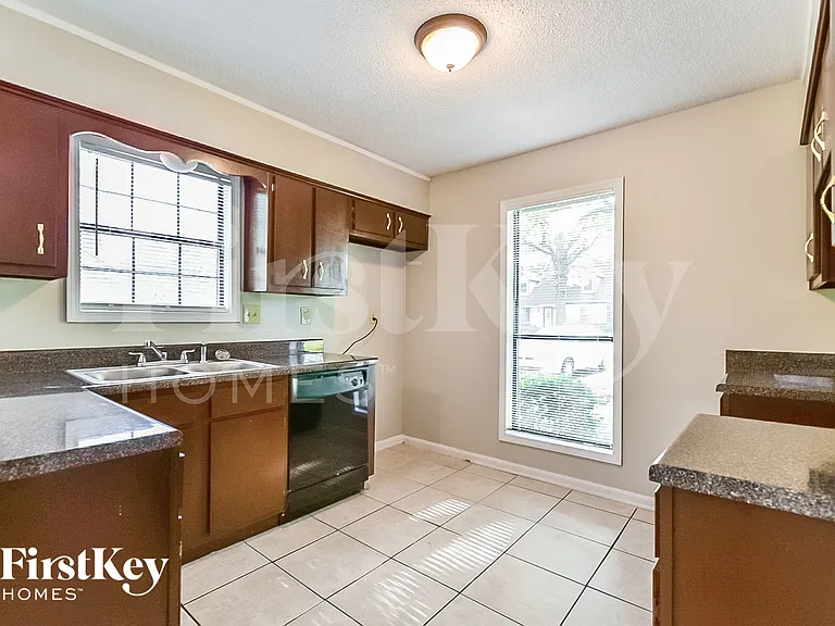 4399 Winterpark Dr — Photo 7