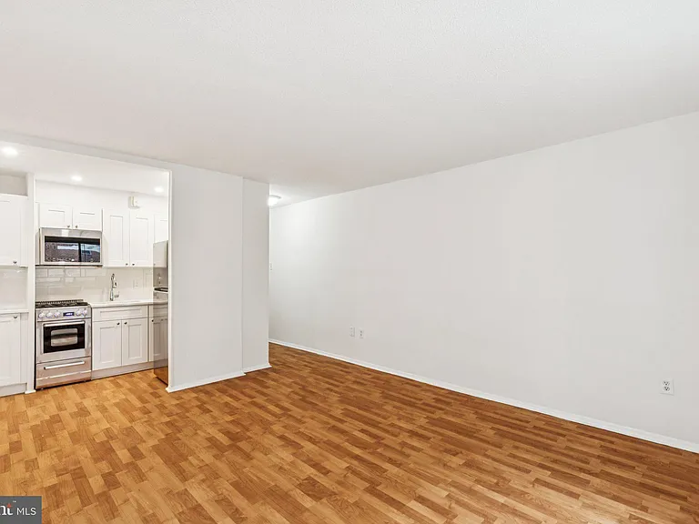 2101 Chestnut St #721-R — Photo 5